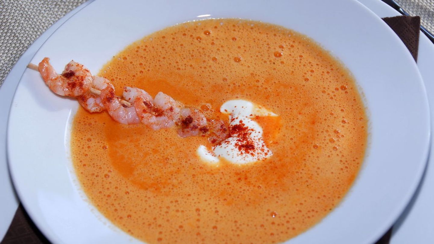 Scharfe Suppe von roten Paprika Rezept - [ESSEN UND TRINKEN]