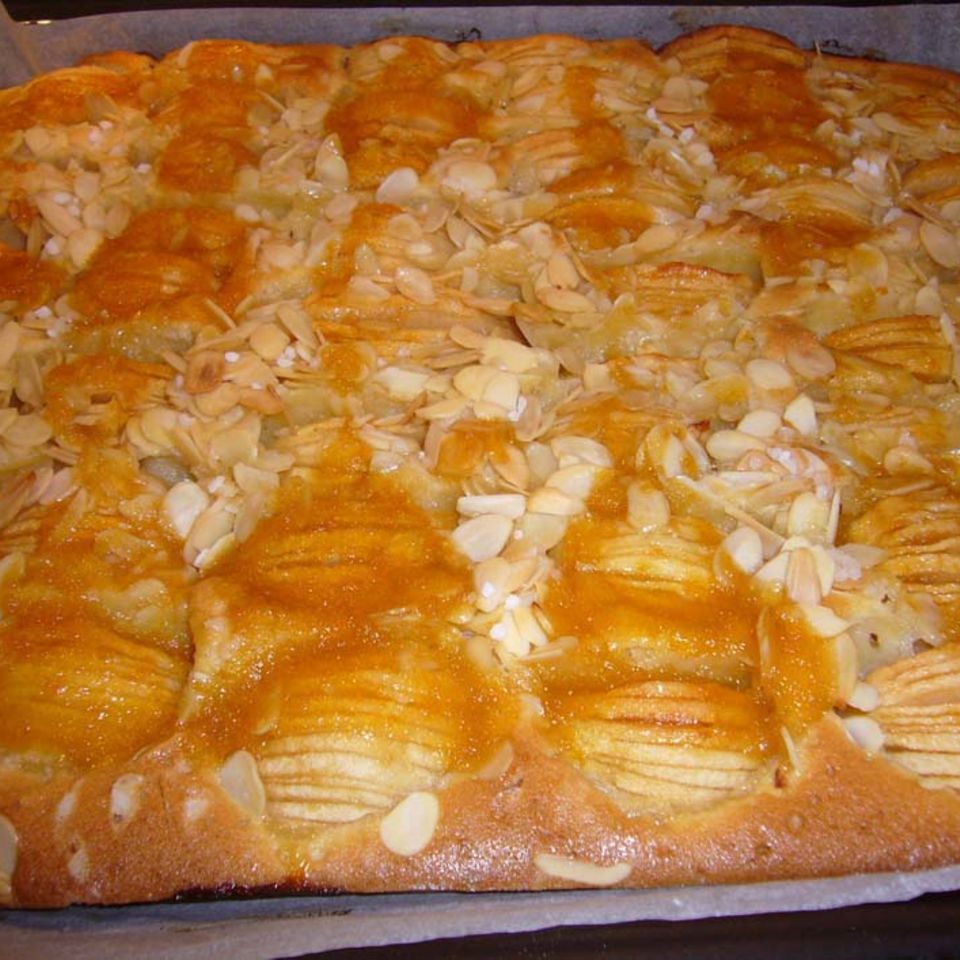 Apfelkuchen mit Mandelblättchen - Blechkuchen