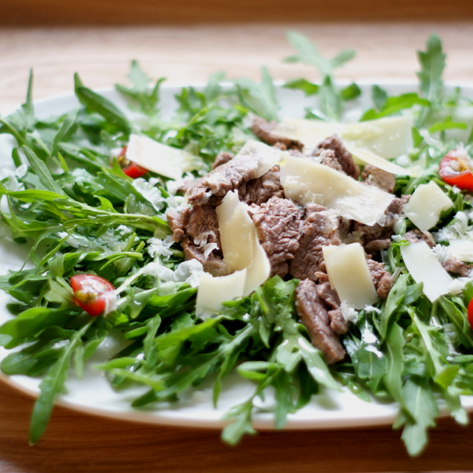 Rindfleisch auf Rauke Rezept - [ESSEN UND TRINKEN]