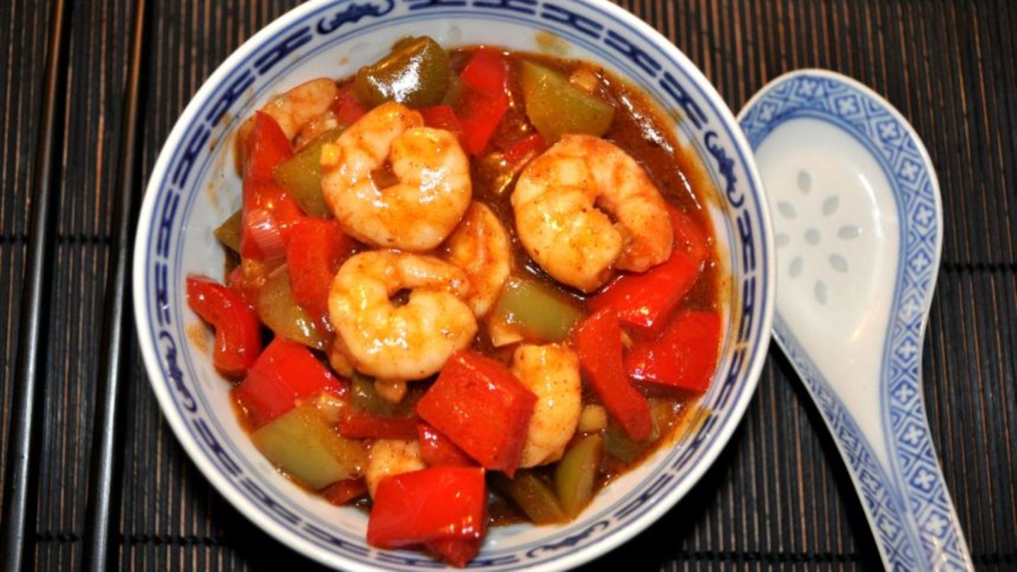 Garnelen mit süßsaurem Paprikagemüse Rezept - [ESSEN UND TRINKEN]