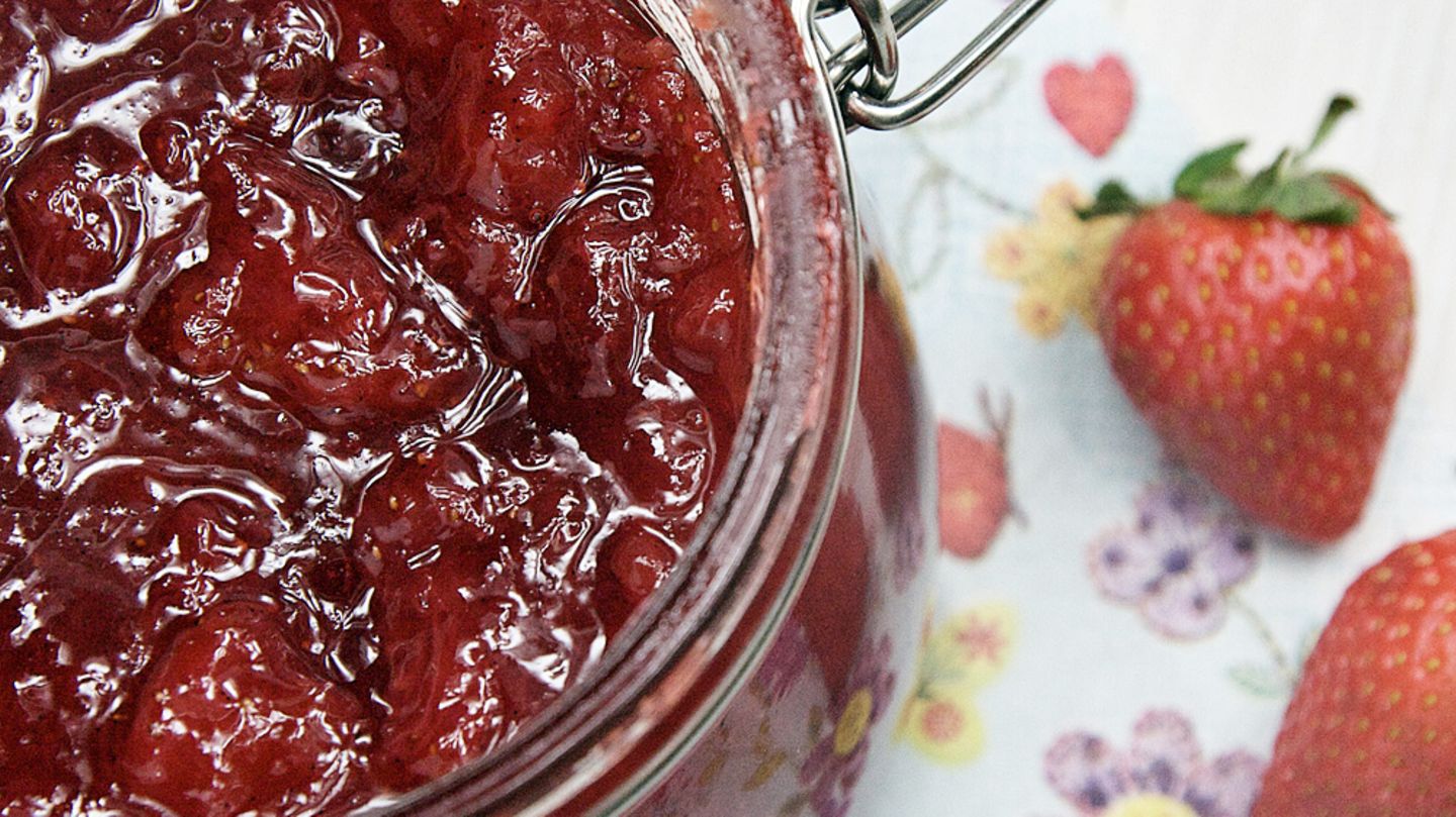 Erdbeerkonfitüre mit Vanille Rezept - [ESSEN UND TRINKEN]
