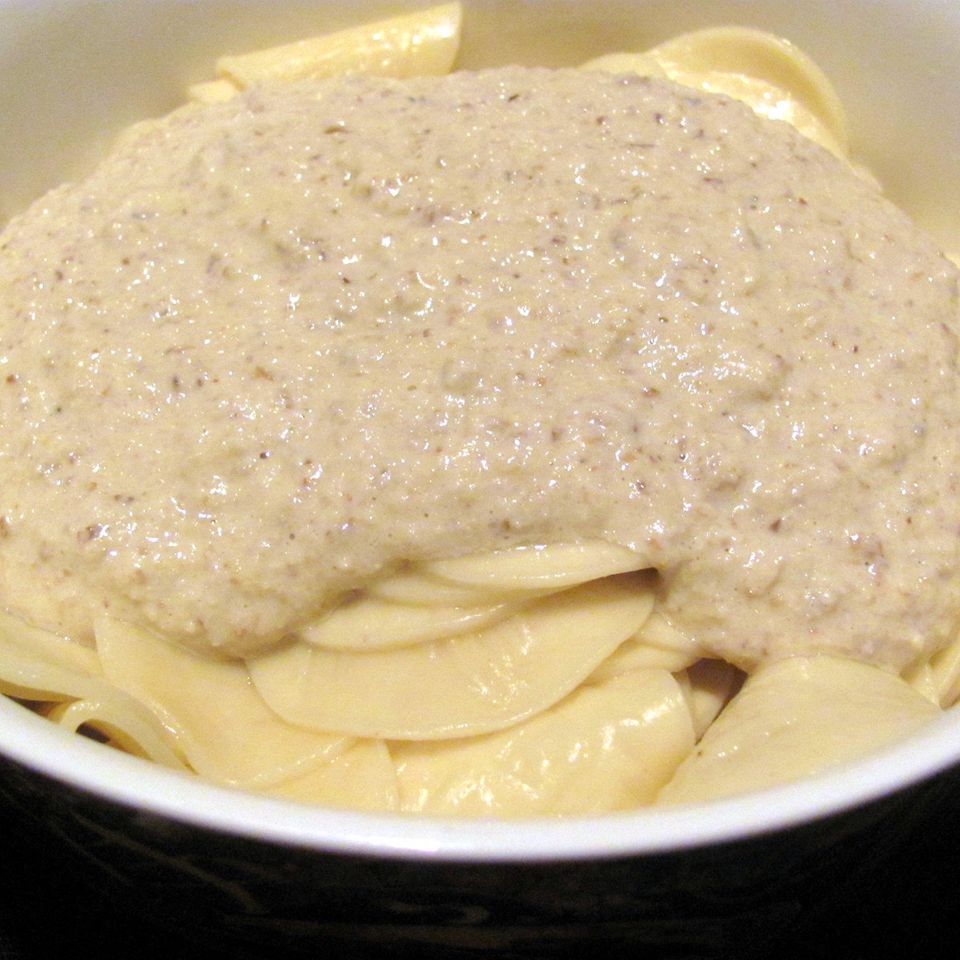 Croxetti con salsa di noci - Pasta mit Nuss-Sauce (Ligurien)