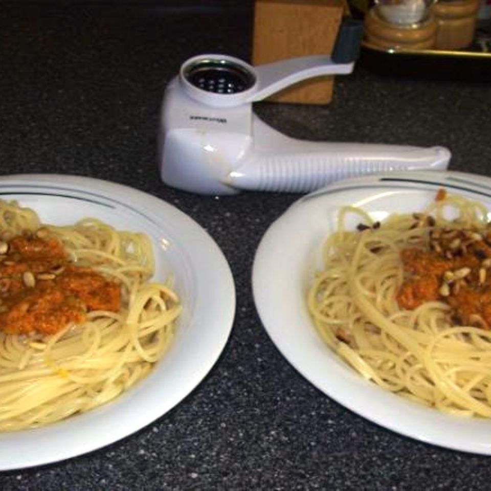 Möhrenpesto zu Spaghetti