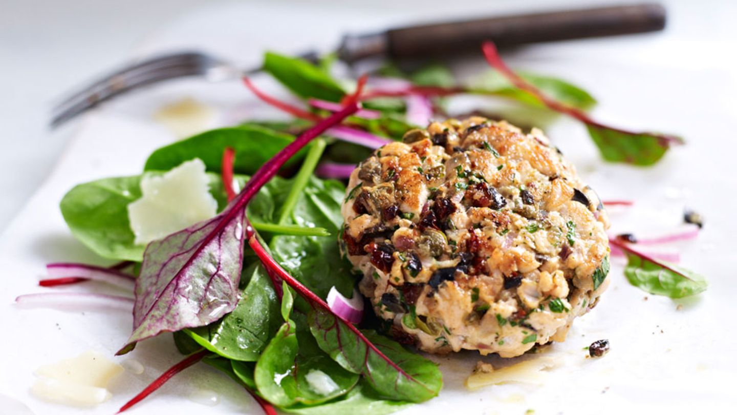 Lachstatar mit sonnengetrockneten Tomaten, Oliven und Kapern Rezept ...