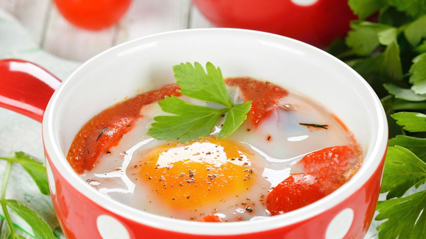Eier in Tomaten Rezept - [ESSEN UND TRINKEN]