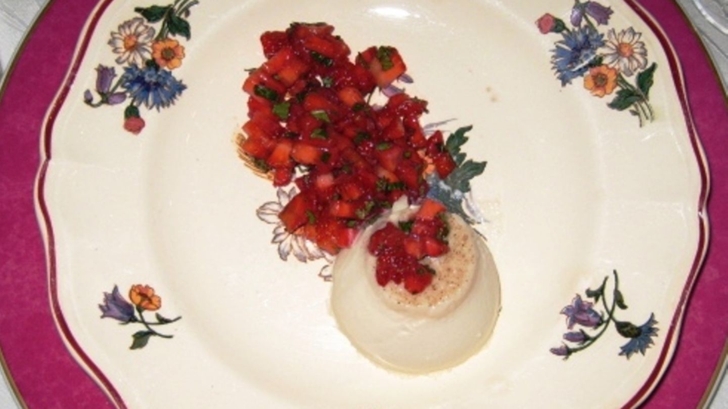 Tonkabohnen-Panna-Cotta Rezept - [ESSEN UND TRINKEN]