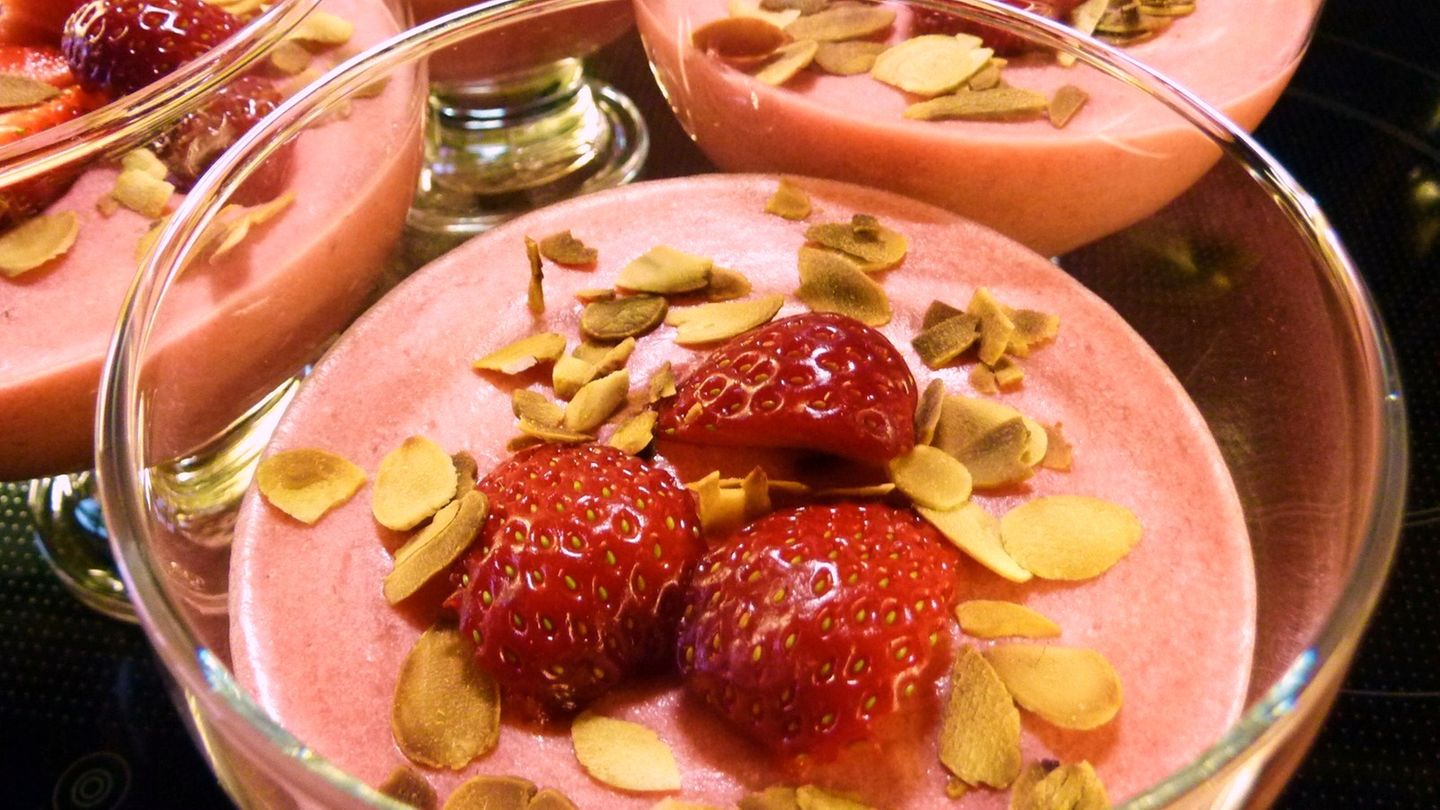 Erdbeer-Mousse Rezept - [ESSEN UND TRINKEN]