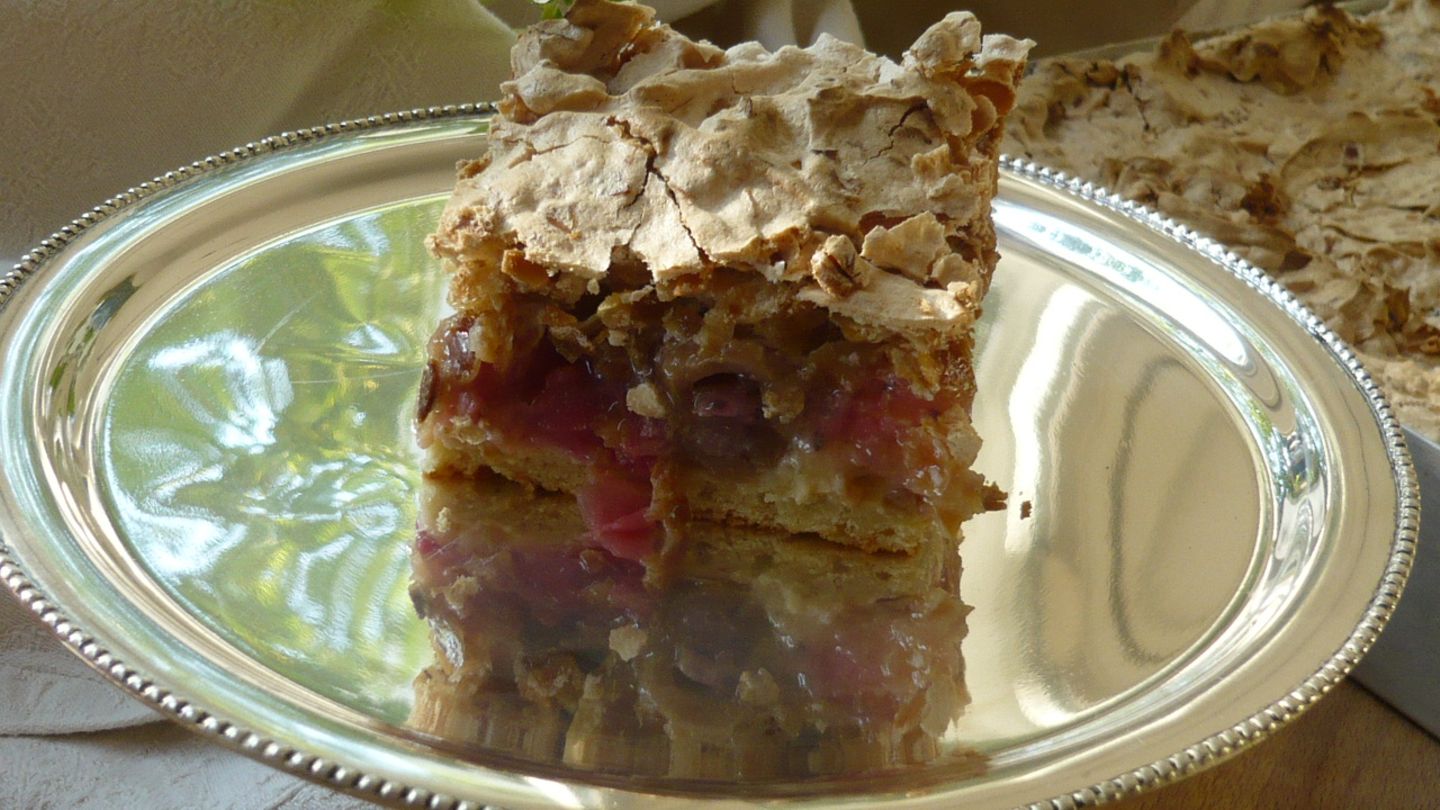 Stachelbeerkuchen mit Mandelbaiser Rezept - [ESSEN UND TRINKEN]