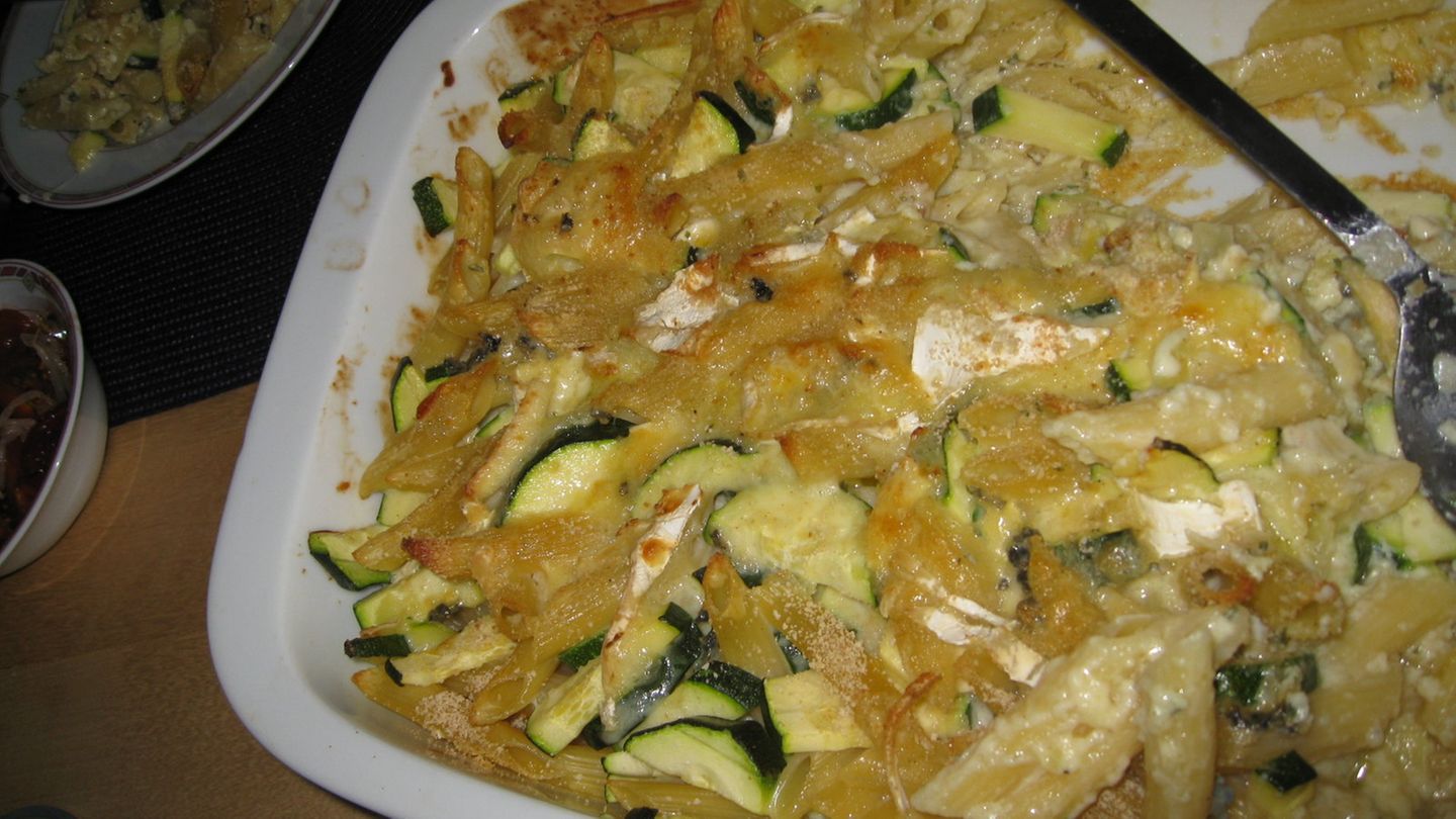 Überbackene Pasta mit Zucchini und Gorgonzola Rezept
