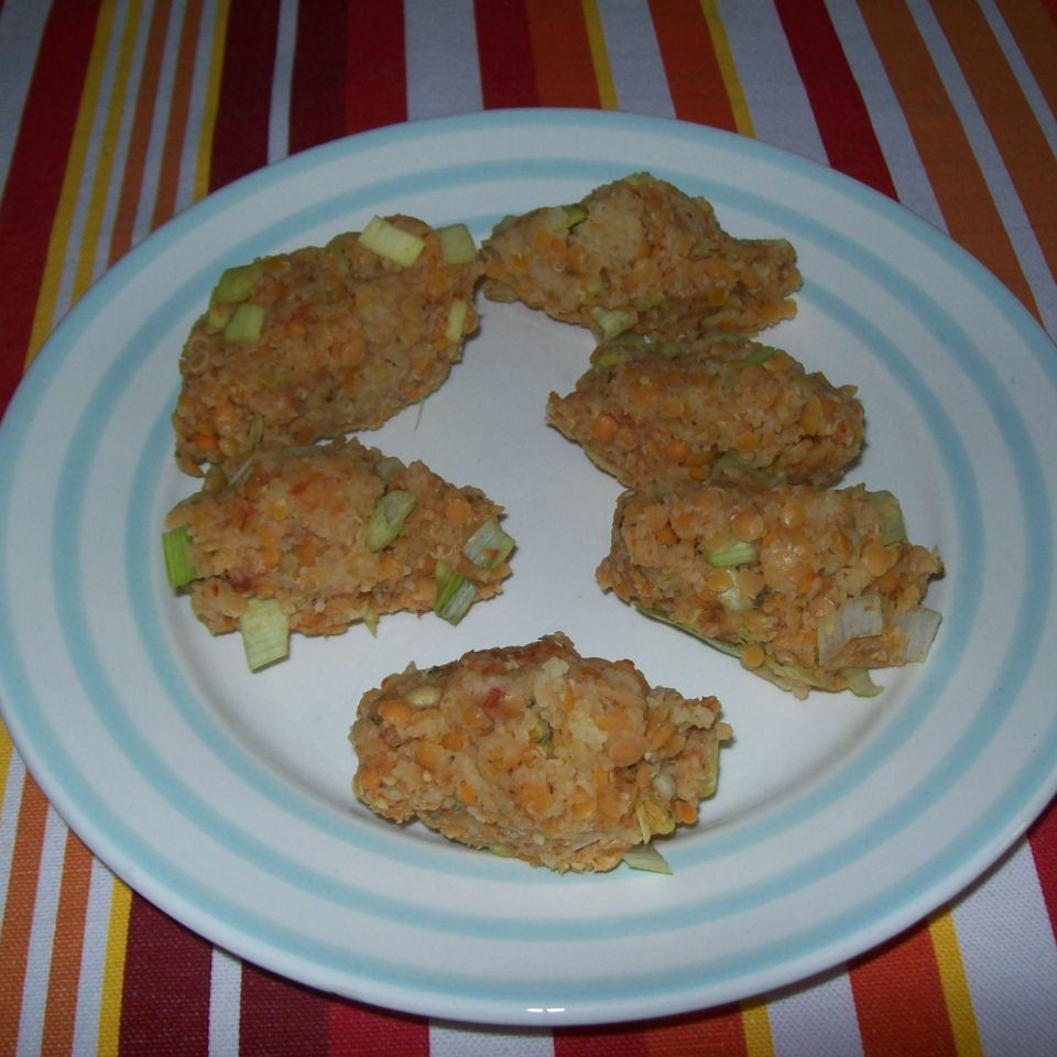 Mercimek köftesi (Linsenfrikadellen)