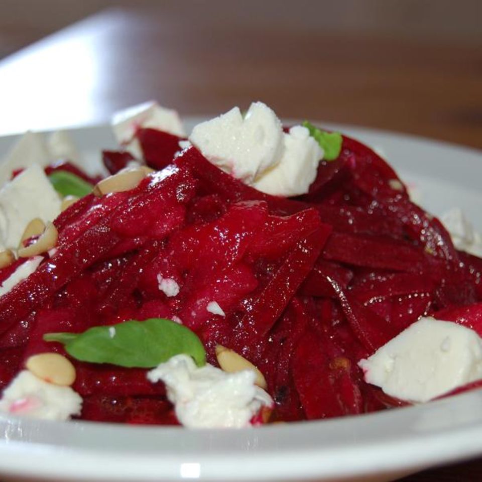 Rote Beete-Salat mit Birne und Feta Rezept - [ESSEN UND TRINKEN]