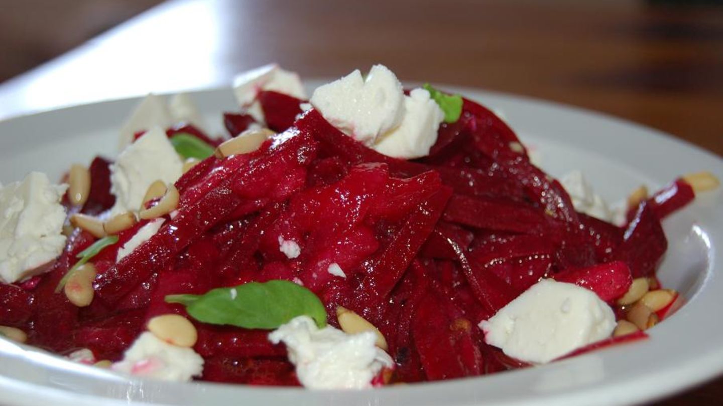 Rote Beete-Salat mit Birne und Feta Rezept - [ESSEN UND TRINKEN]