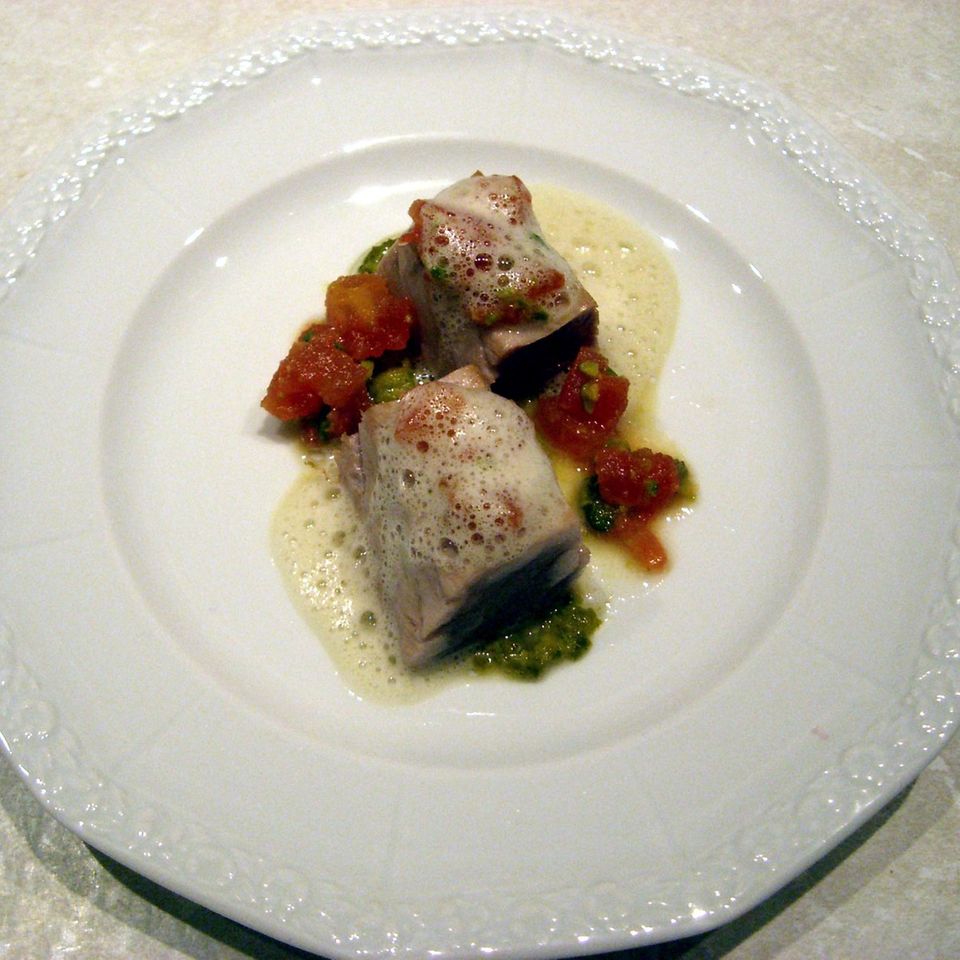 Thunfisch mit Pistazien und Tomatenmarmelade