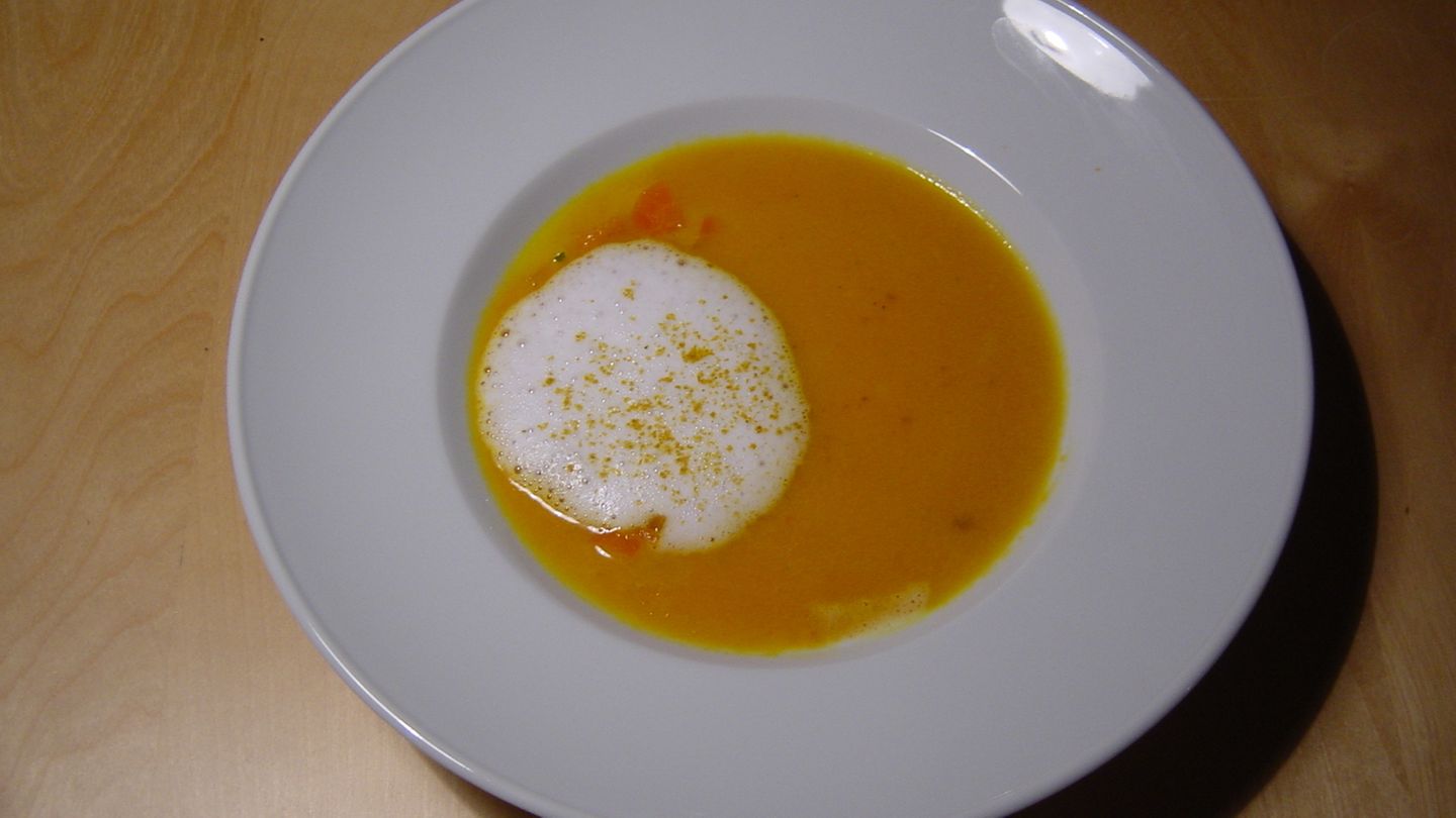 Möhren-Kokos-Suppe Rezept - [ESSEN UND TRINKEN]