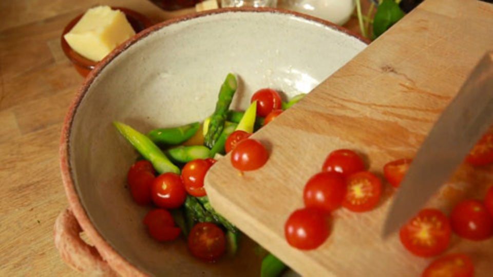 Spargel-Brotsalat von Anne Lucas Spargel-Brotsalat von Anne Lucas