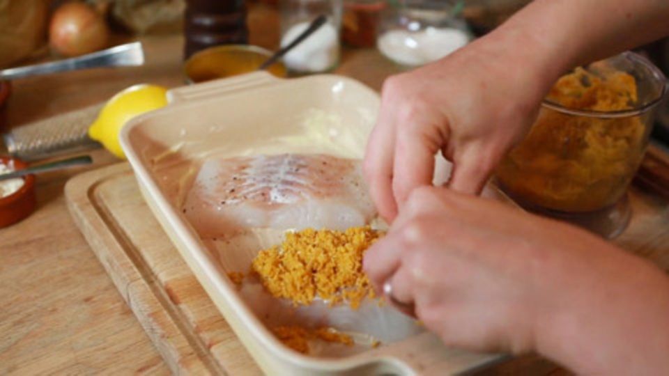 Fisch mit Curry-Kräckerkruste von Anne Lucas