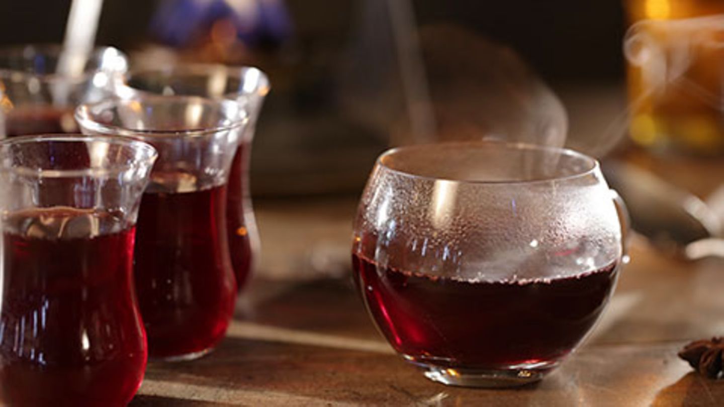 Feuerzangenbowle mit Zuckerhut