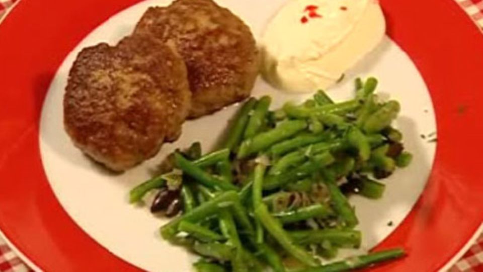 Lamm-Frikadellen mit Bohnensalat
