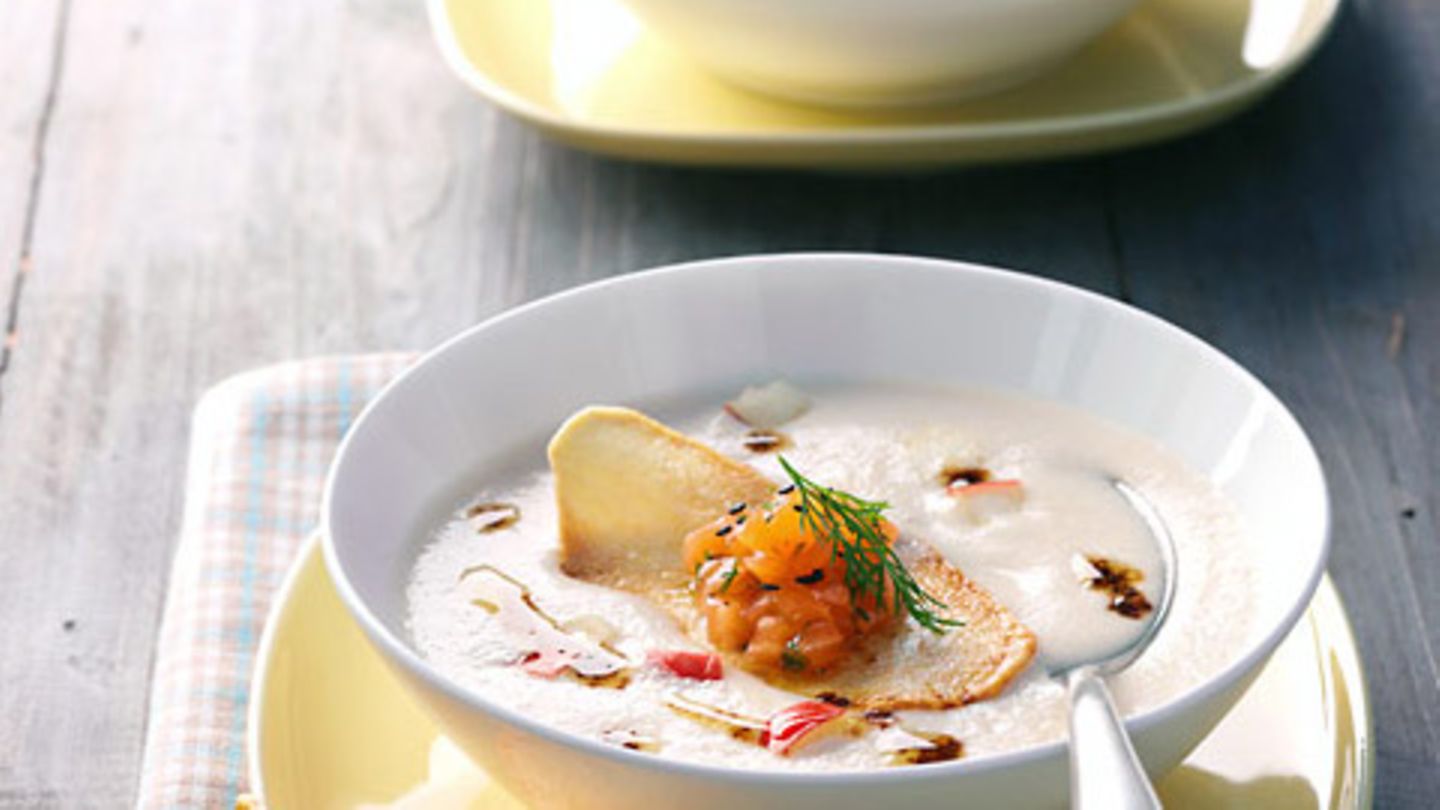 Apfel-Kartoffelsuppe mit Lachstatar Rezept