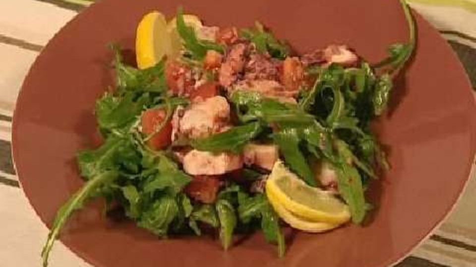 Tomatensalat mit Tintenfisch