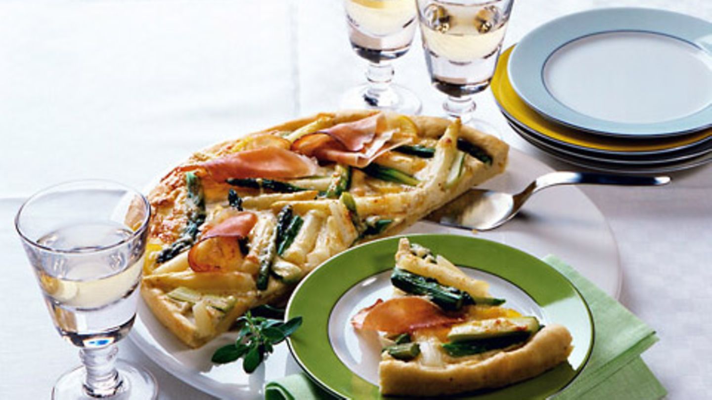 Spargelpizza mit Kartoffeln und Schinken Rezept