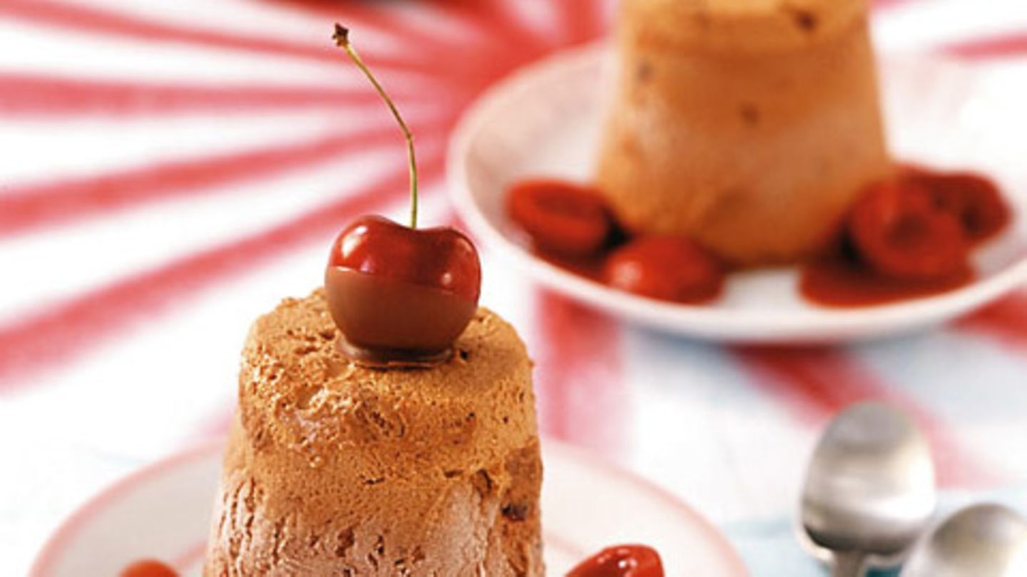 Schoko-Kirsch-Eistörtchen Rezept