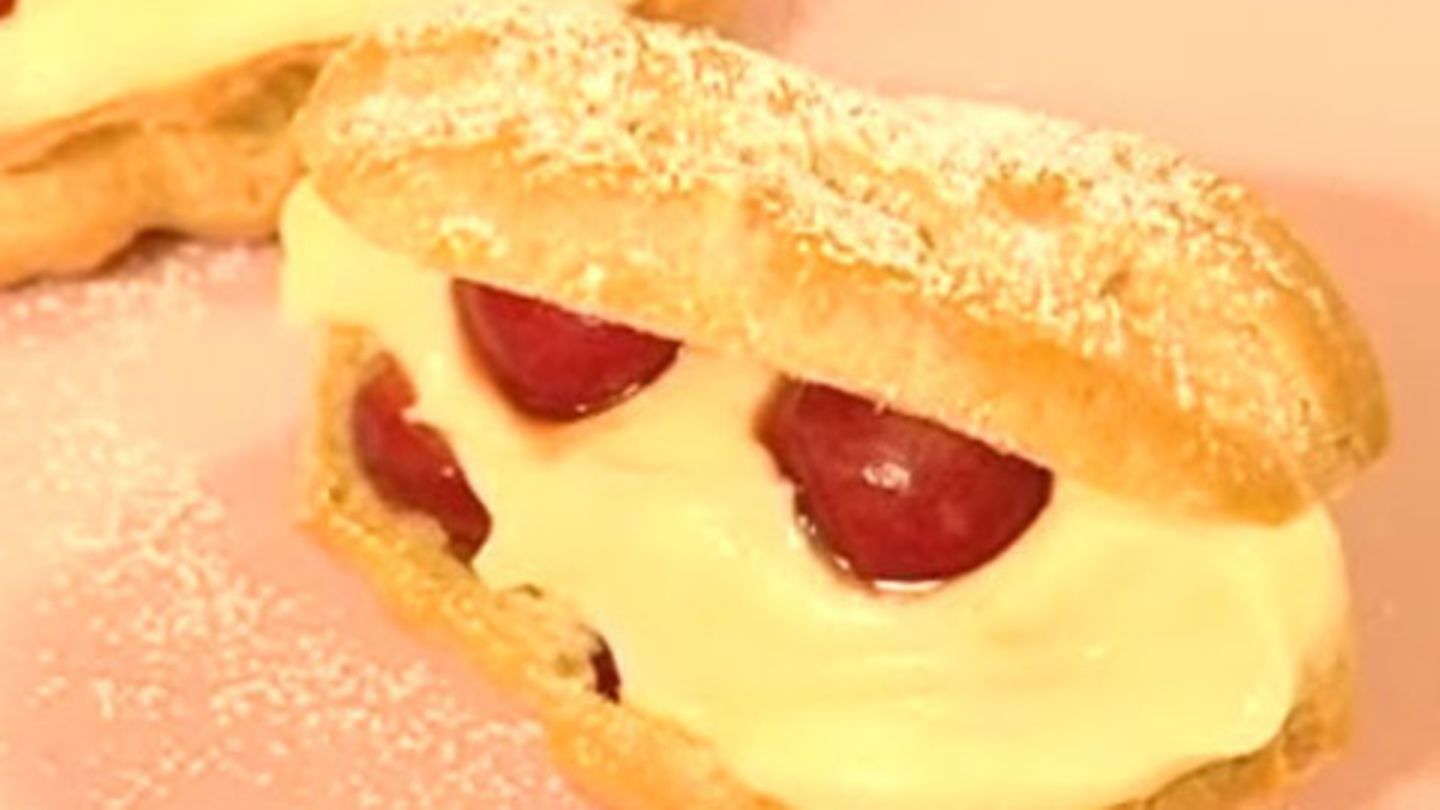 Eclairs mit Kirschkompott Rezept