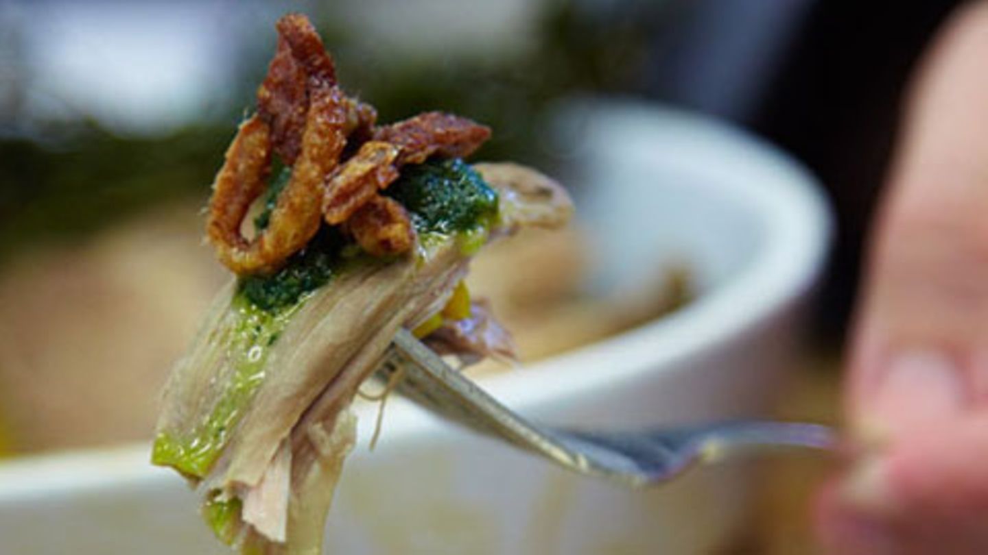 Gänsekeule aus dem Wurzelsud mit Petersilien-Zitronen-Pesto Rezept