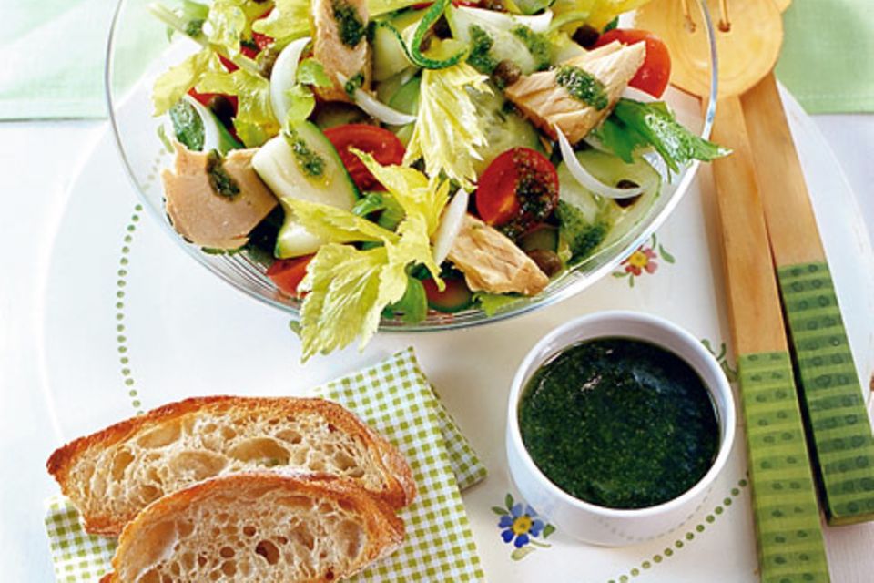 Sommersalat mit Thunfisch und Pesto