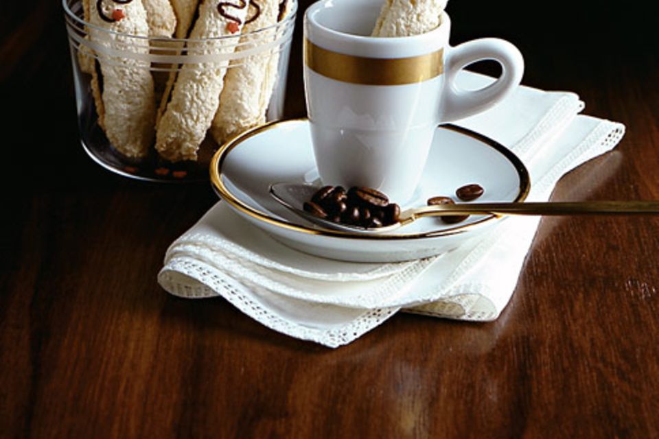Kokosstangen mit Kaffee