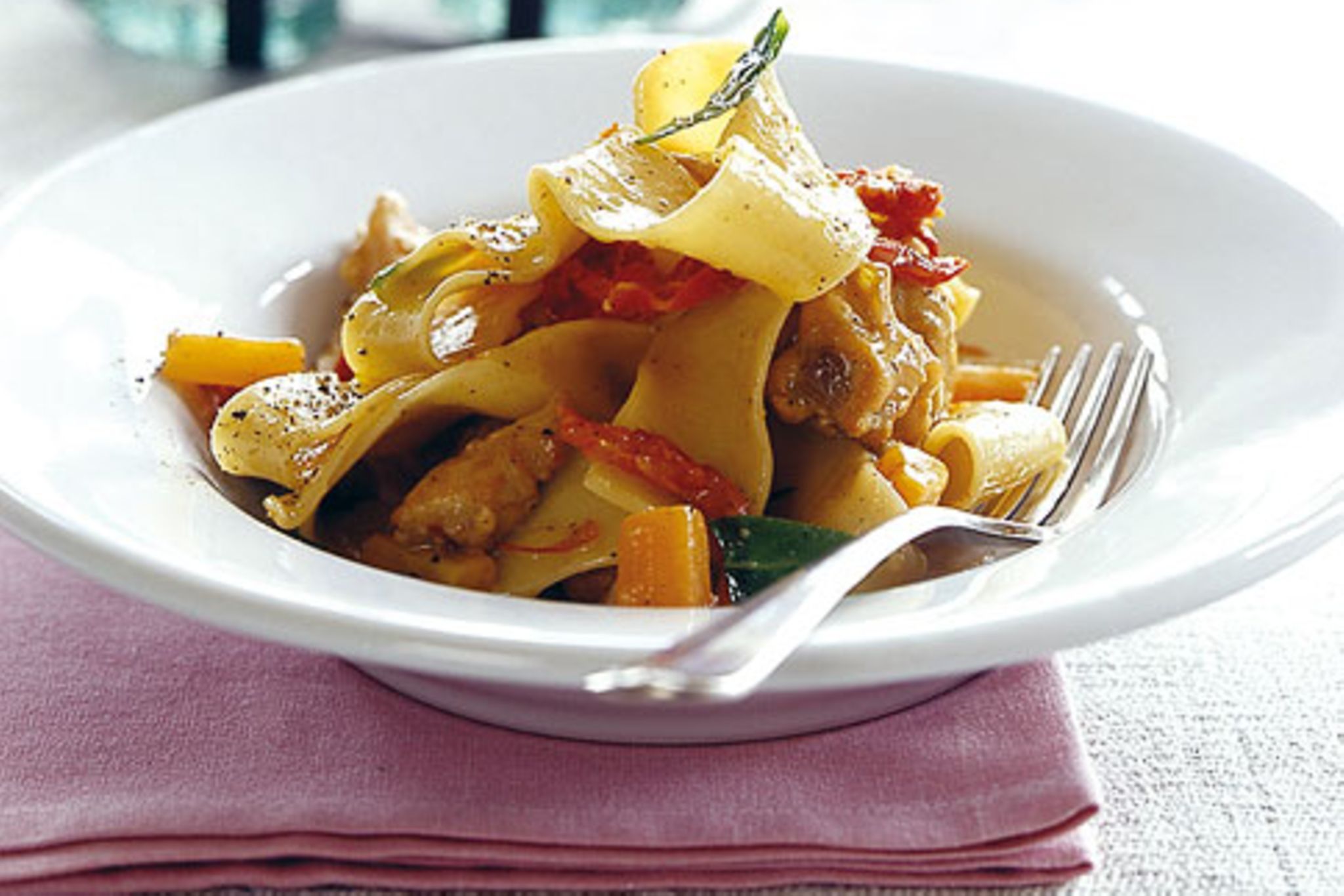 Pappardelle mit Kaninchenragout Rezept - [ESSEN UND TRINKEN]