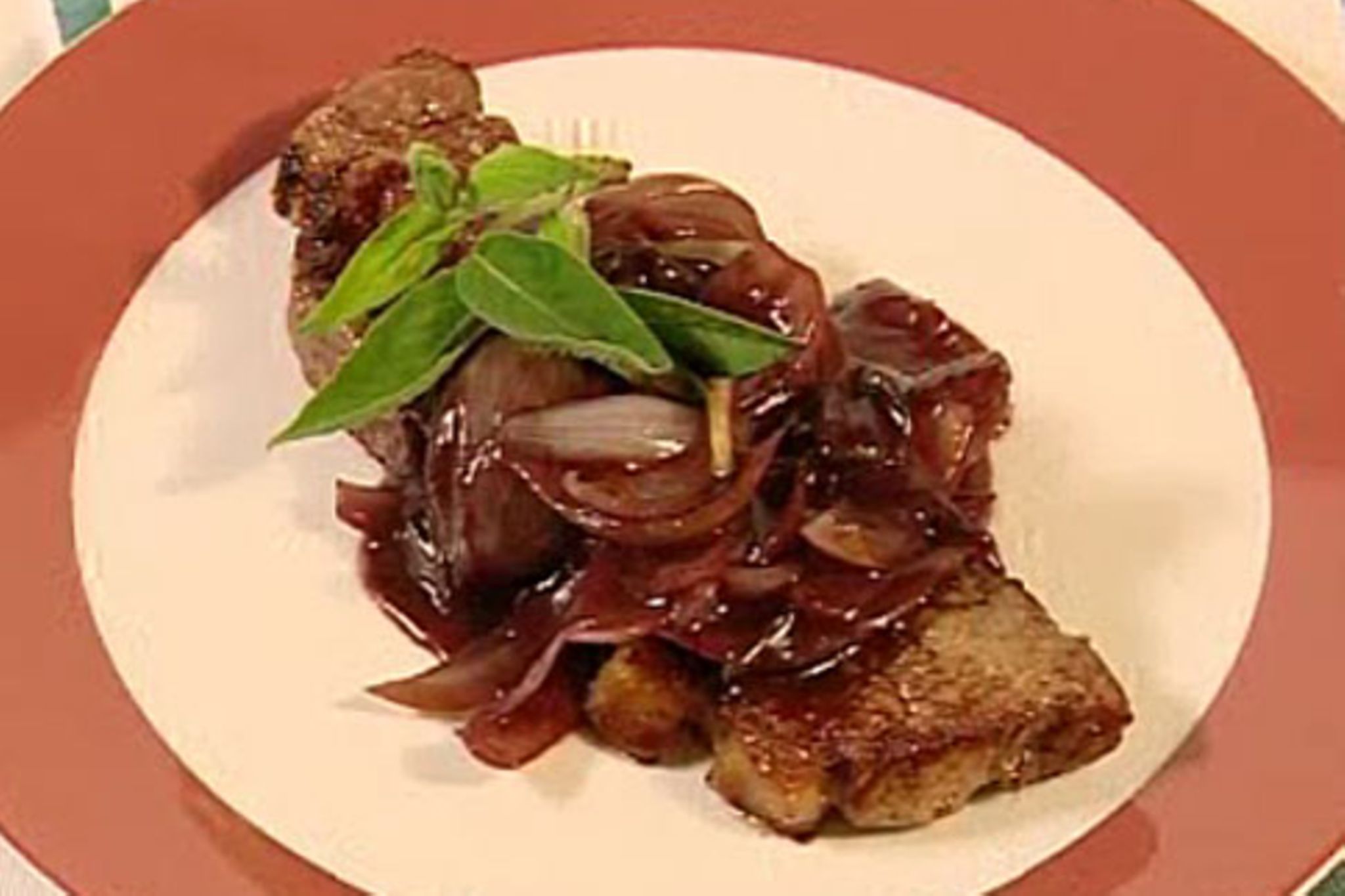 Rumpsteaks mit Burgundersauce Rezept - [ESSEN UND TRINKEN]