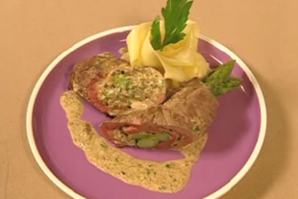 Roastbeef-Roulade mit Morchelsauce