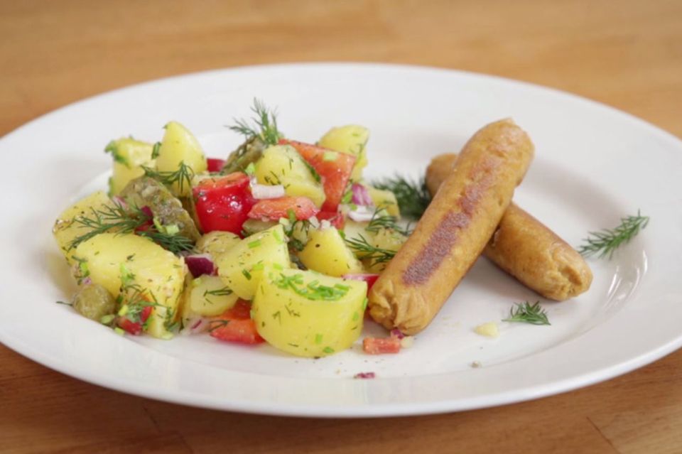 Rezept für Vegane Würstchen und Frühlings-Kartoffelsalat von Nicole Just