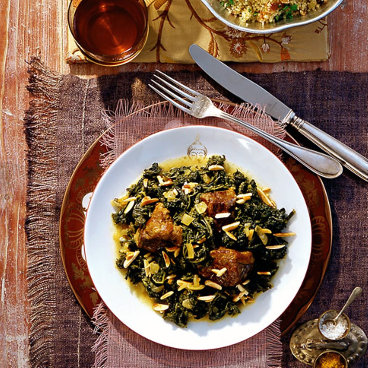 Grünkohl-Curry mit Couscous und Datteln