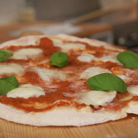 Rezept für selbst gemachten Pizzateig von Fabio Haebel