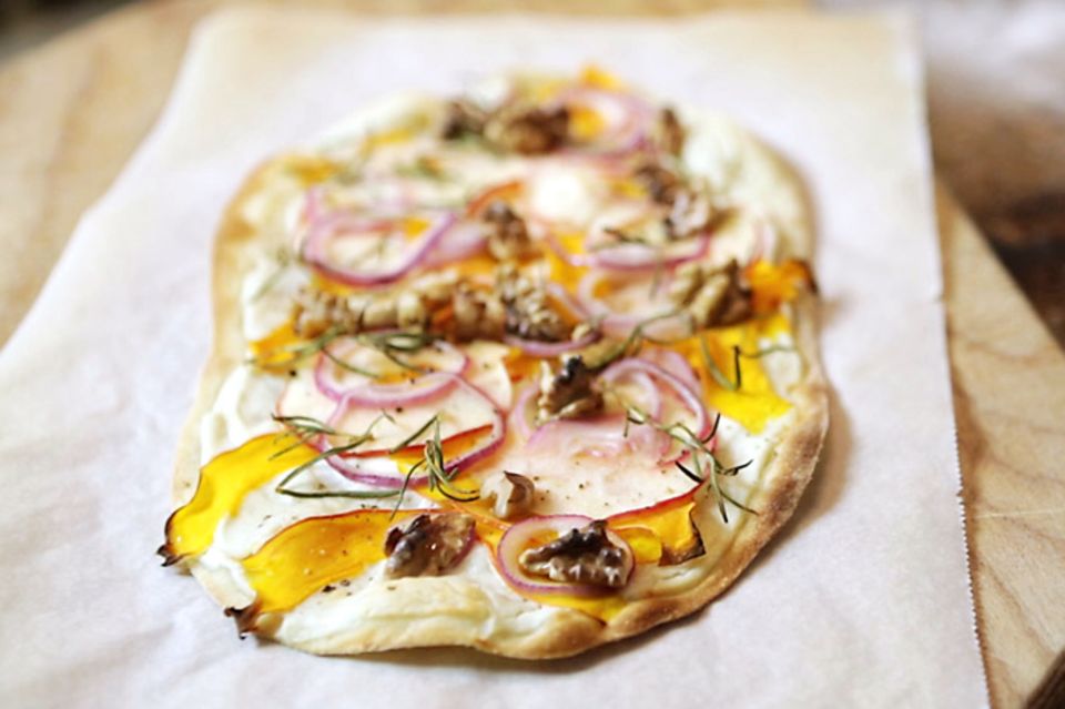 Rezept für Kürbisflammkuchen Rezept für Kürbisflammkuchen