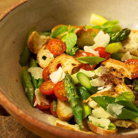 Rezept für Spargel-Brotsalat