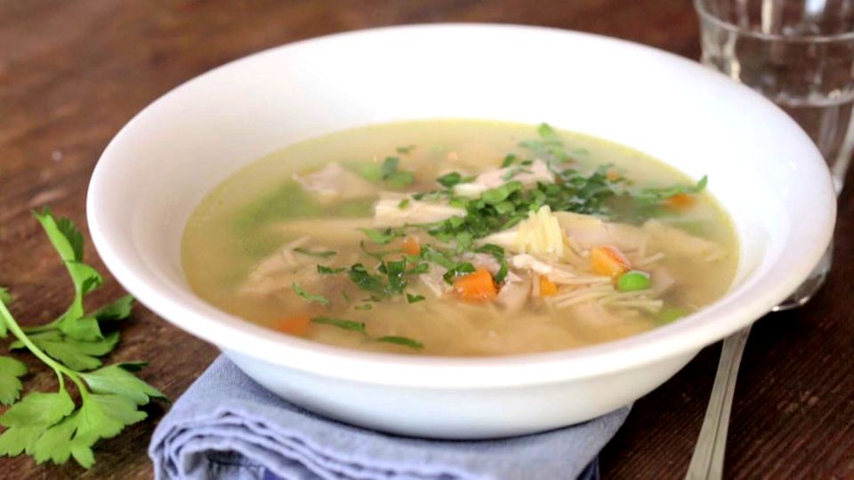 Hochzeitssuppe: Rezept für den Suppenklassiker - [ESSEN UND TRINKEN]