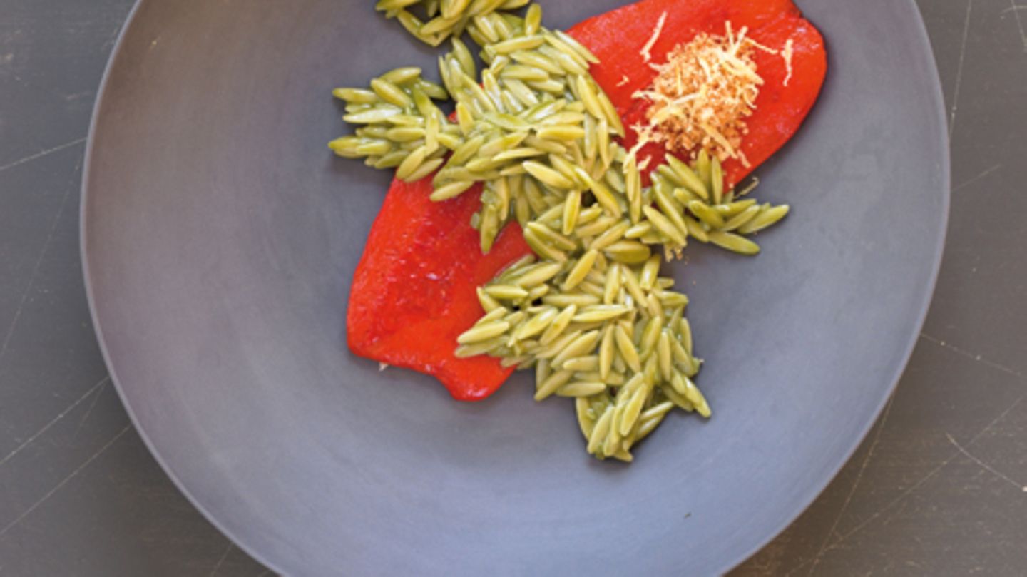 Tee-Nudeln mit gerösteter Paprika Rezept