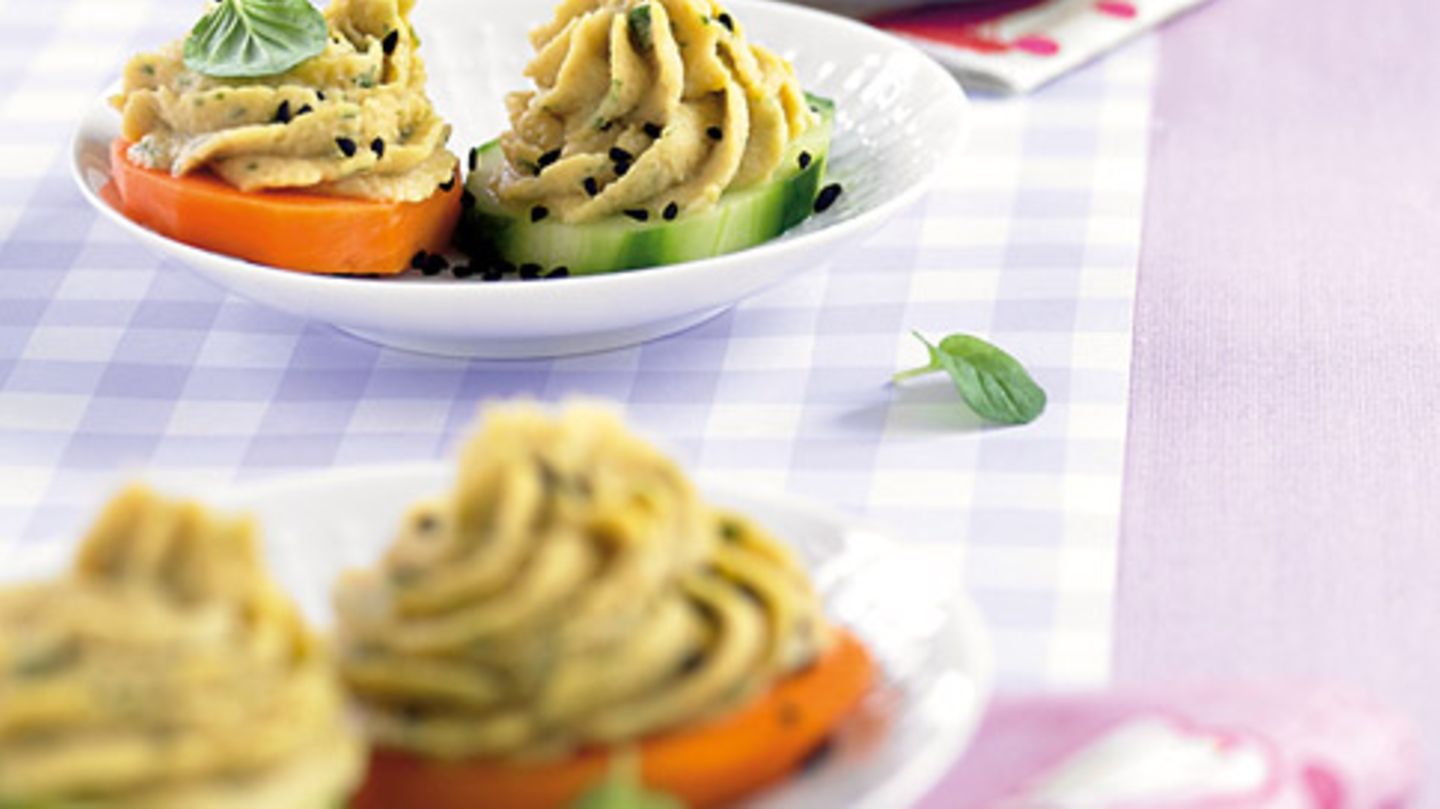 Kichererbsencreme auf Gemüsetalern Rezept