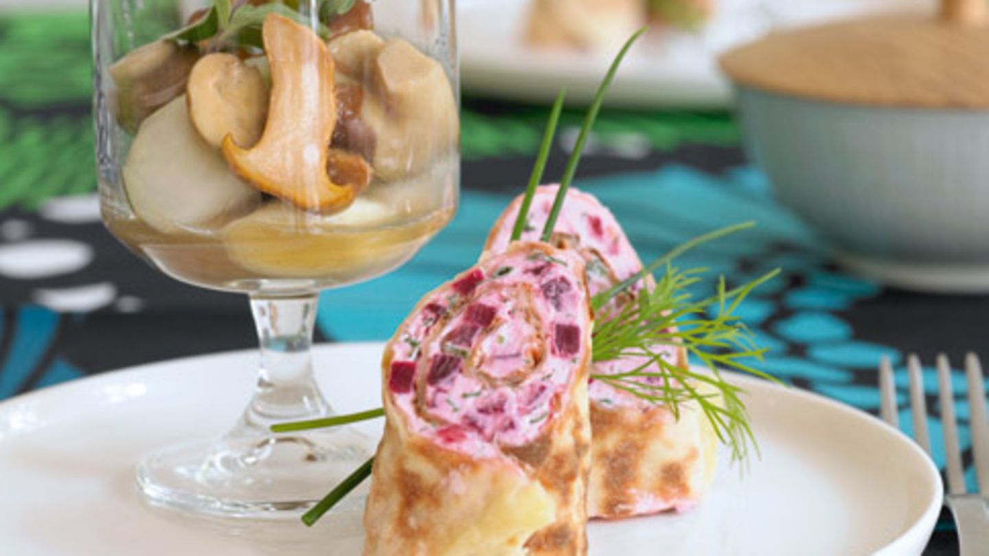 Eingelegte Pilze mit Kartoffel-Rote-Bete-Röllchen Rezept