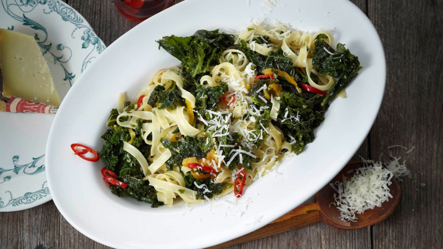 Tagliatelle mit Grünkohl und Paprikaöl Rezept