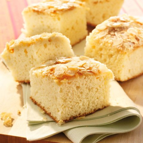 Buttermilchkuchen mit Mandelkruste