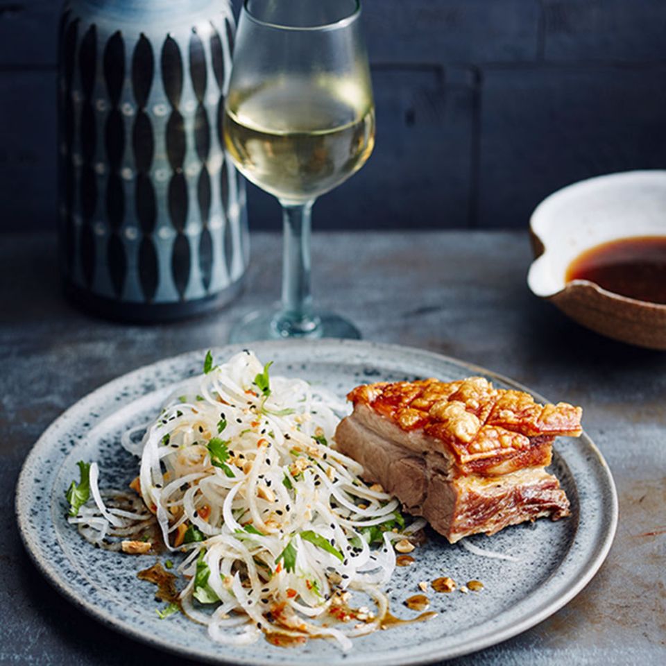 Schweinebauch mit Rettichsalat