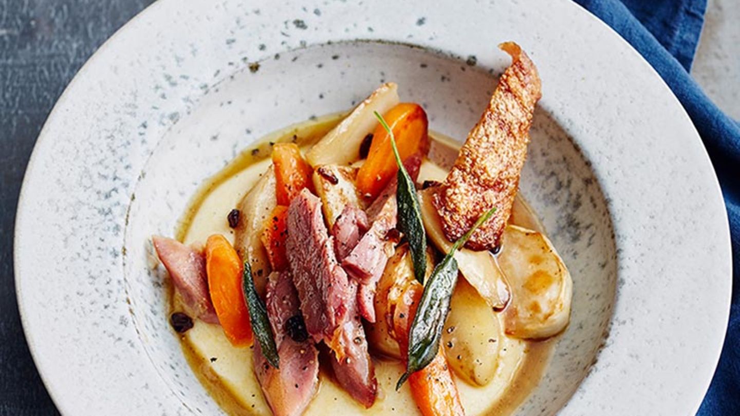 Ragout von Entenkeulen und Gemüse mit Polenta Rezept