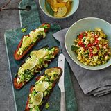 Wirsing-Röstbrot mit Bulgursalat