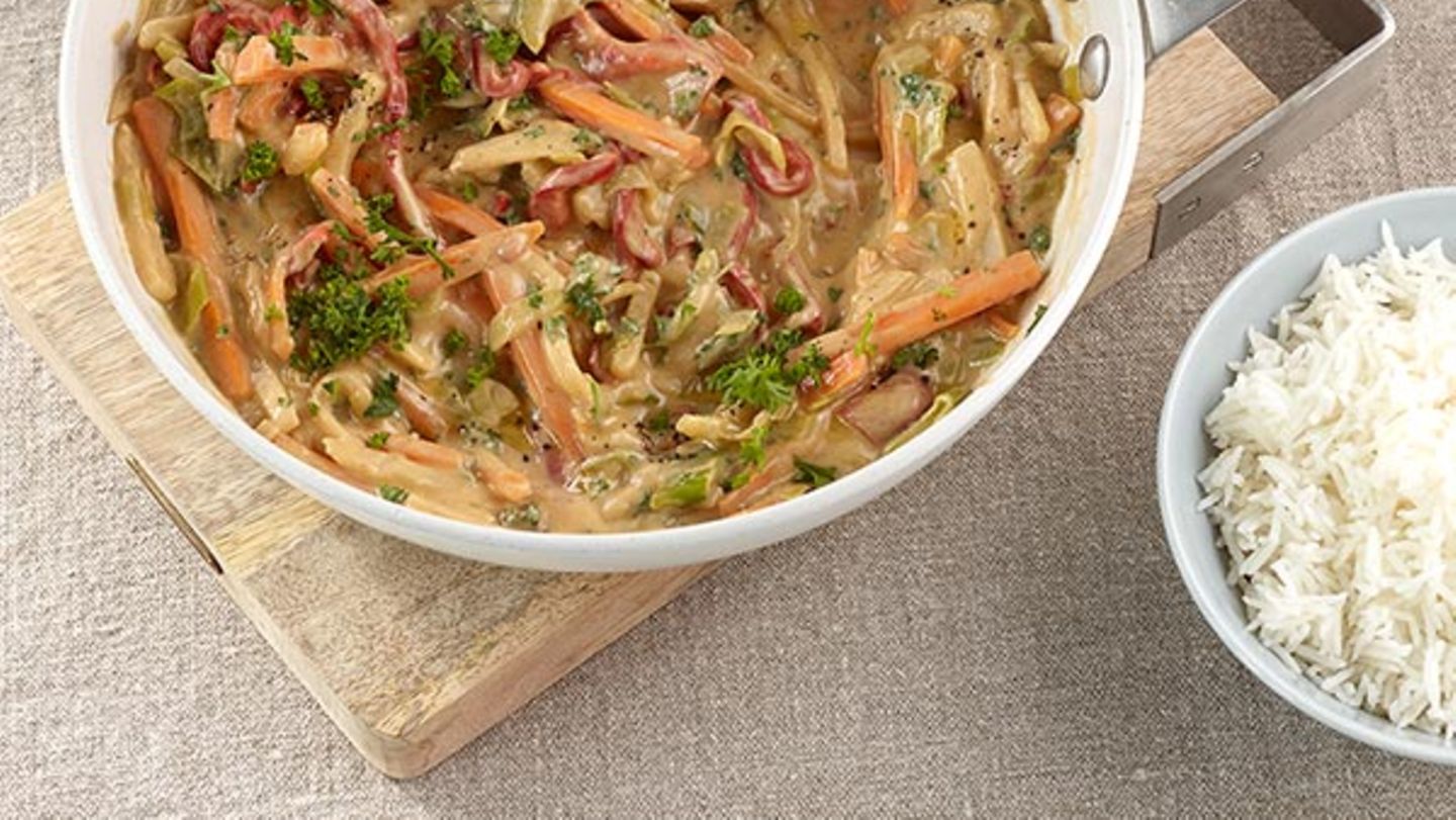 Gemüse-Mandel-Pfanne mit Reis Rezept