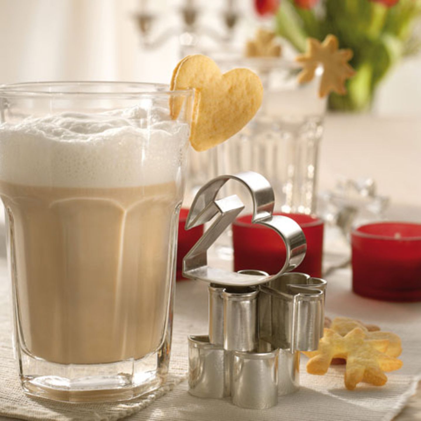 Latte Macchiato mit Herz - [ESSEN UND TRINKEN]