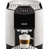 Kaffeevollautomat EA 9000 mit selbstreinigender Milchdüse